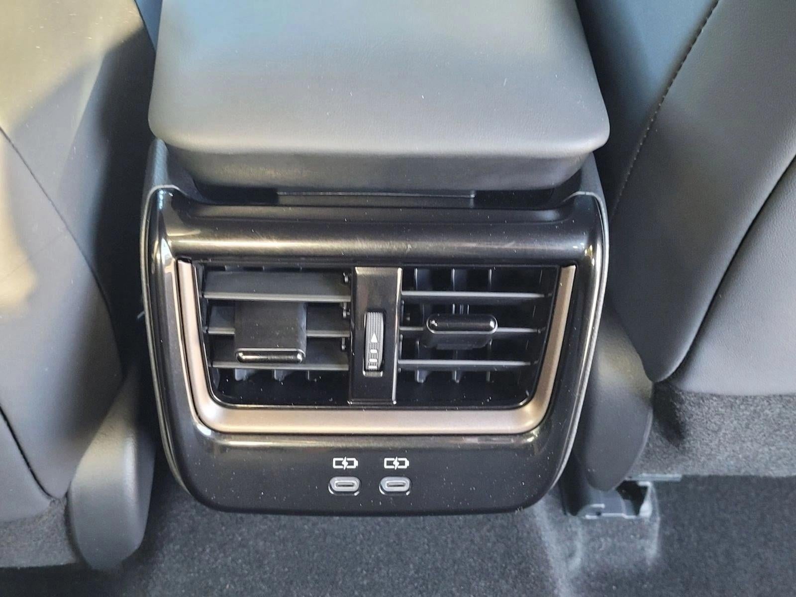 2024 Toyota Crown Limited AWD (Natl)