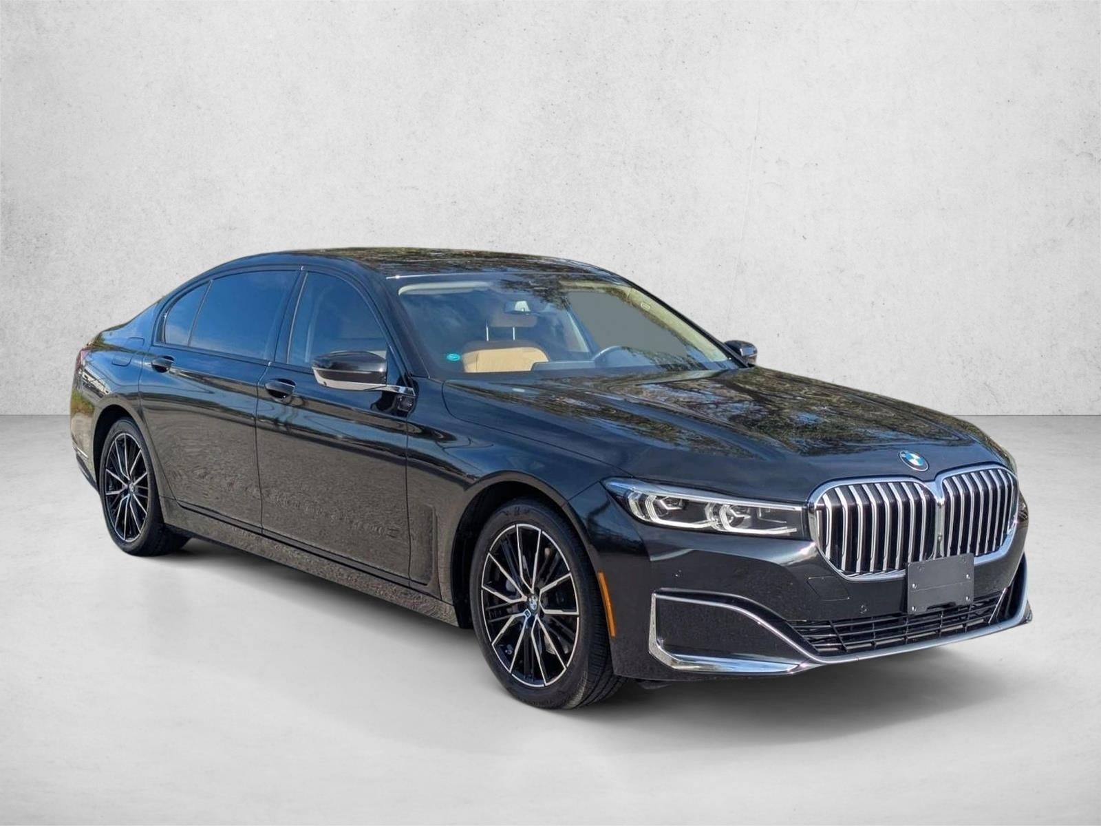 2022 BMW 740i Sedan