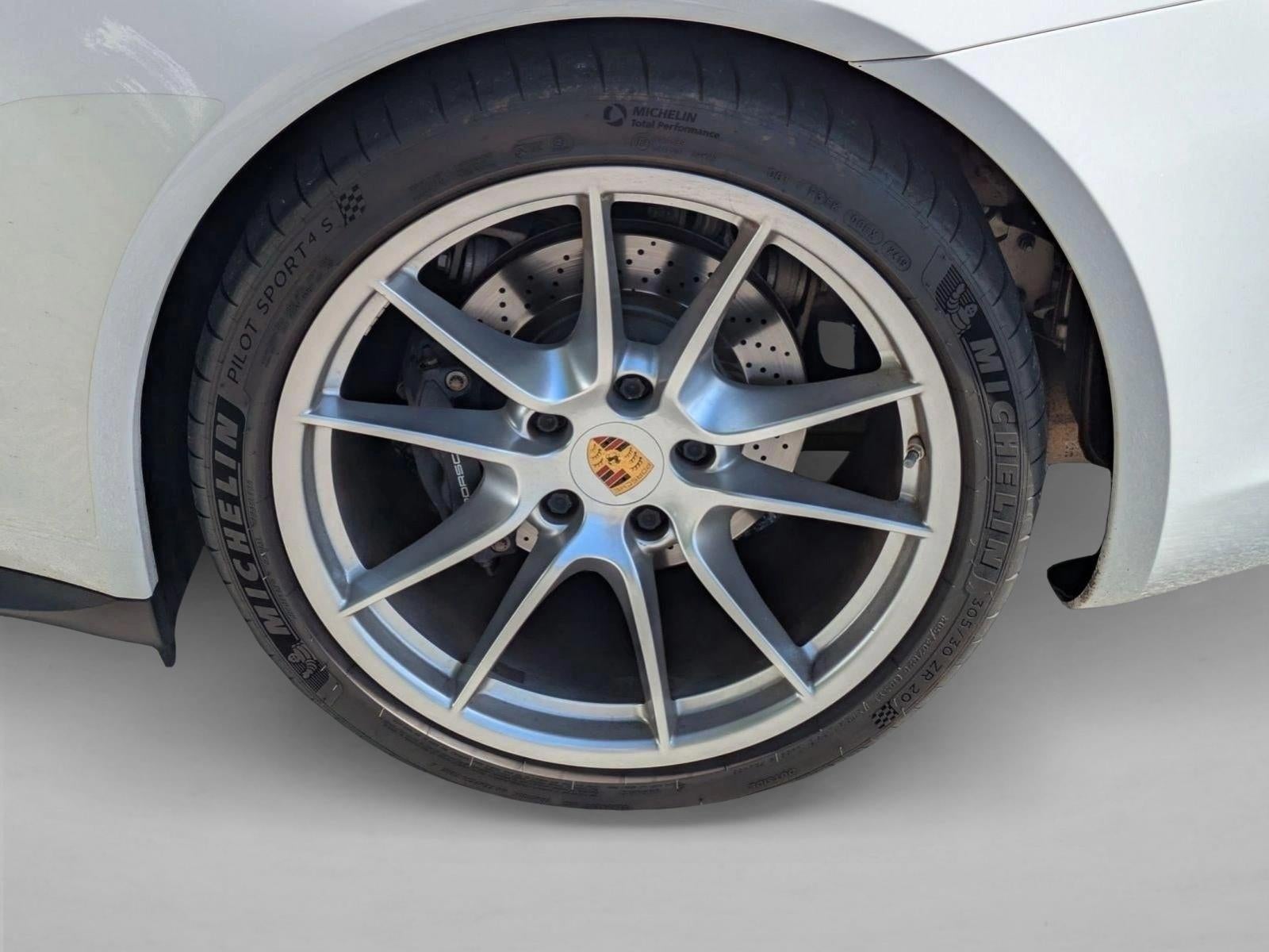 2015 Porsche 911 2dr Cabriolet Carrera 4