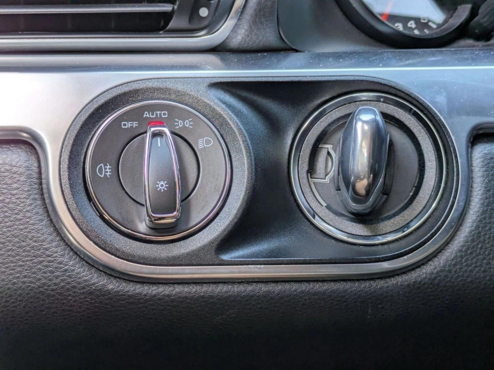 2015 Porsche 911 2dr Cabriolet Carrera 4