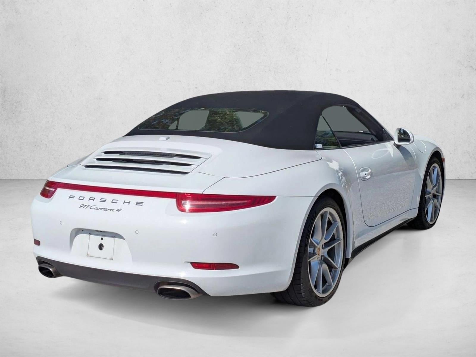 2015 Porsche 911 2dr Cabriolet Carrera 4