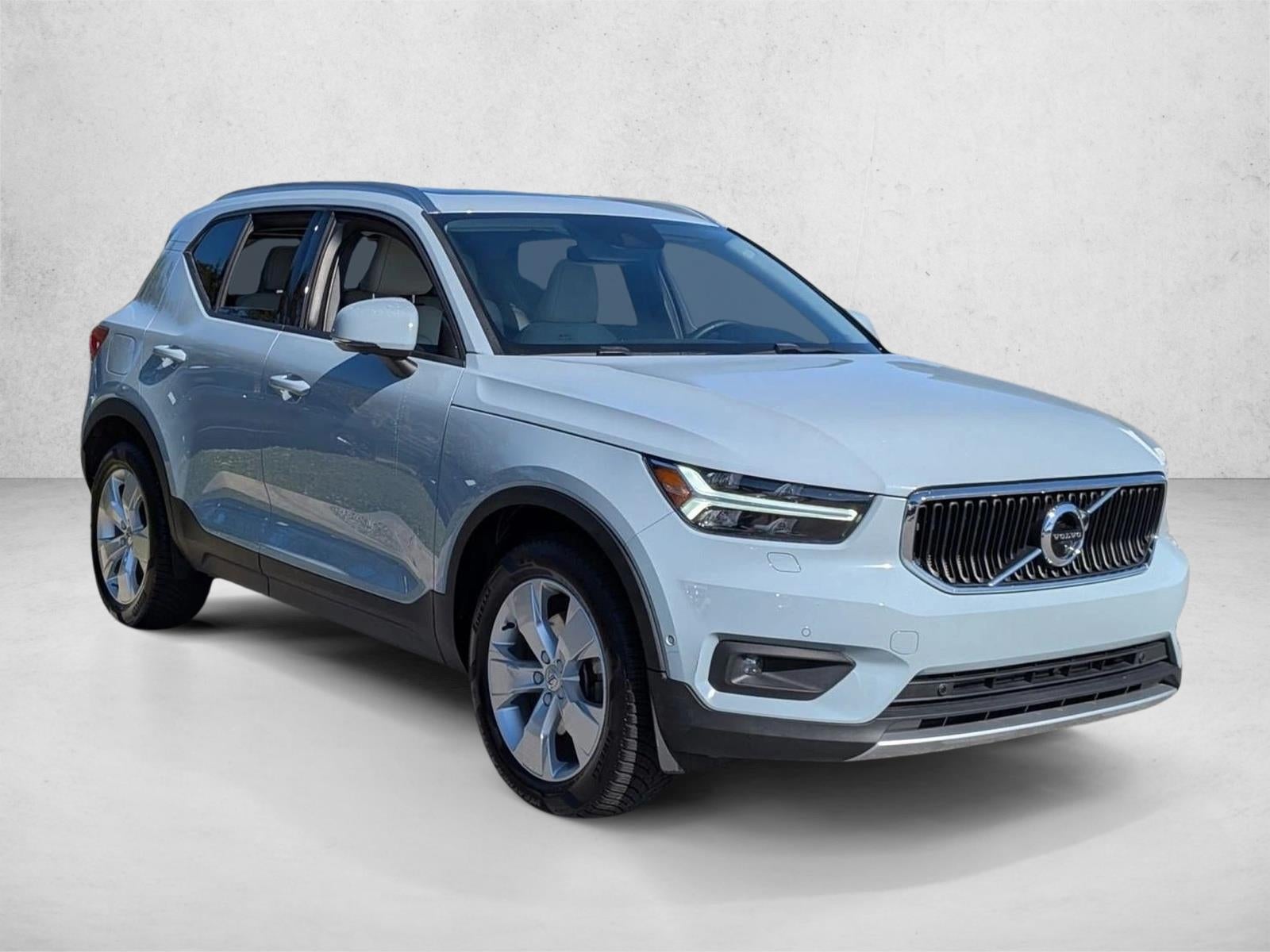 2019 Volvo XC40 T5 AWD Momentum