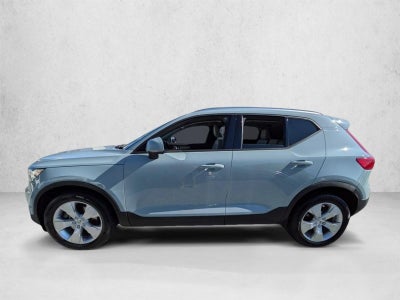 2019 Volvo XC40 T5 AWD Momentum