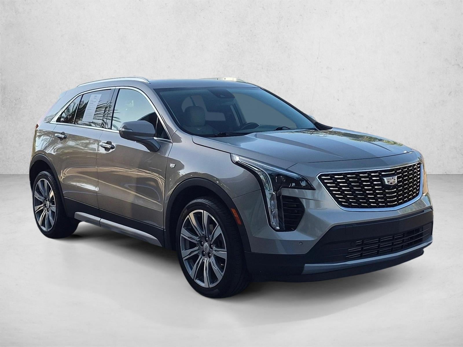 2022 Cadillac XT4 FWD 4dr Premium Luxury