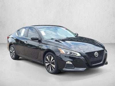 2022 Nissan Altima 2.5 SV Sedan