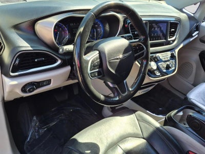 2020 Chrysler Pacifica Touring L FWD