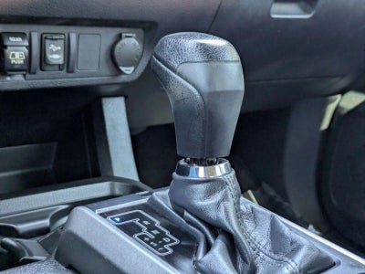 2018 Toyota Tacoma SR5 Double Cab 5' Bed V6 4x2 AT (GS)