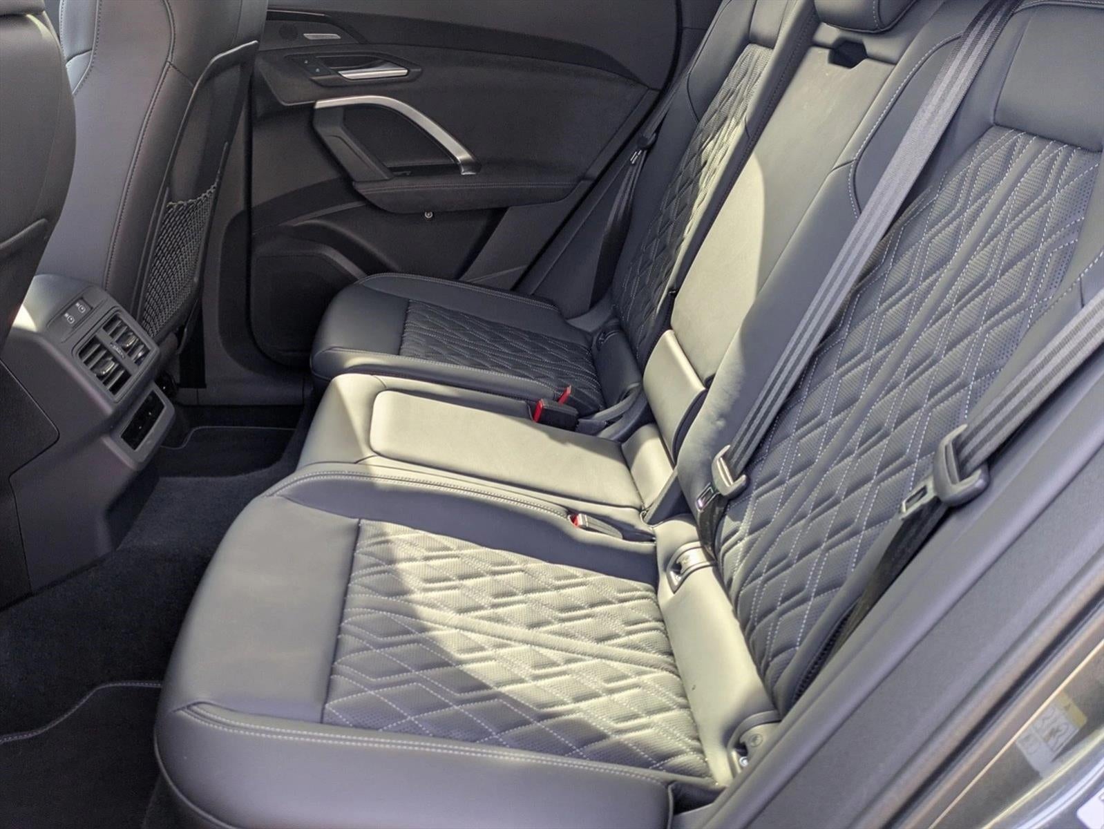 2025 Audi SQ5 Premium Plus 3.0 TFSI quattro