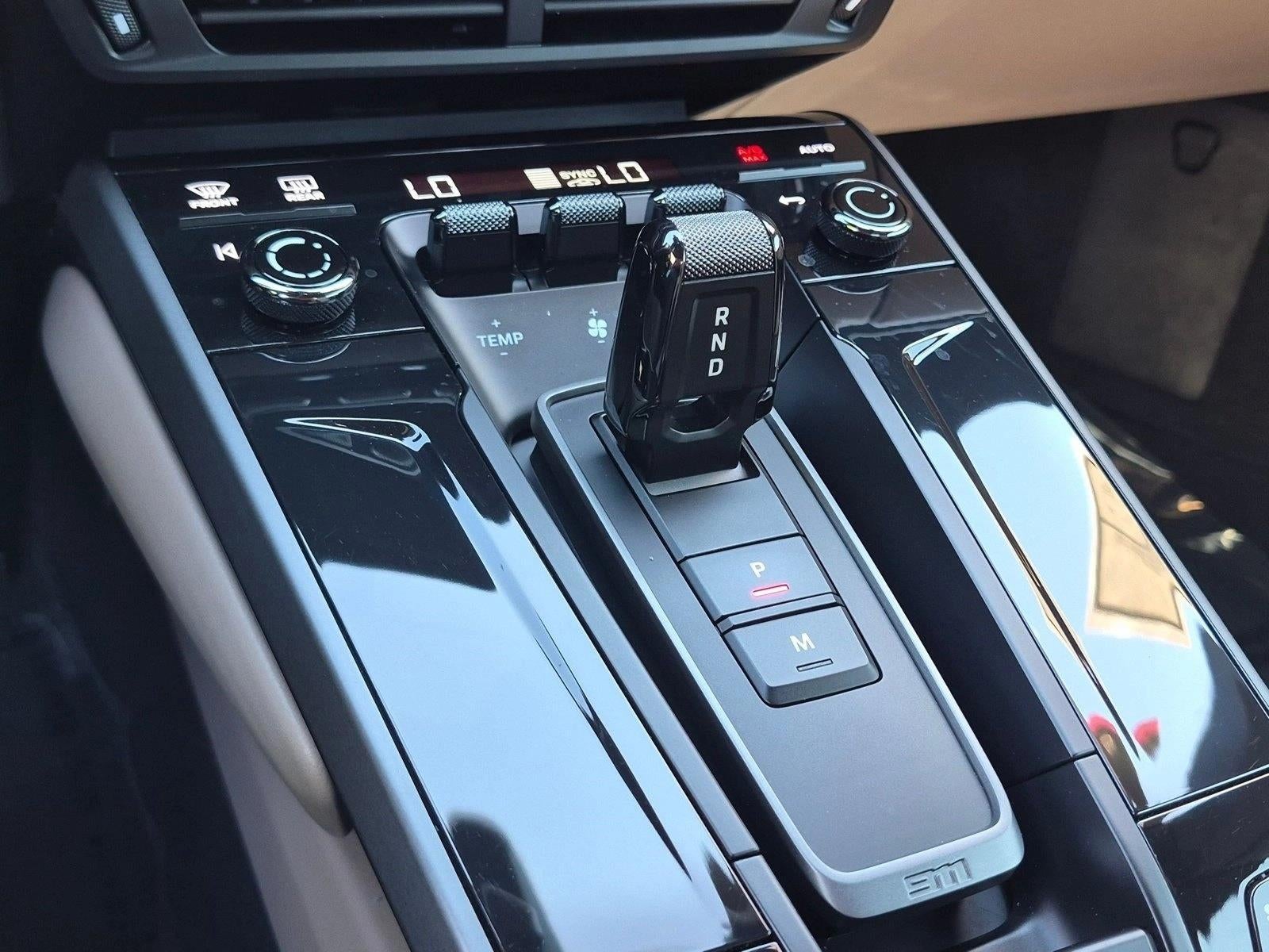 2025 Porsche 911 Carrera Cabriolet