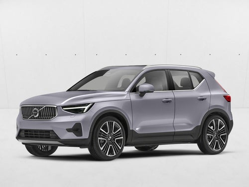 2023 Volvo XC40 B5 AWD Plus Dark Theme