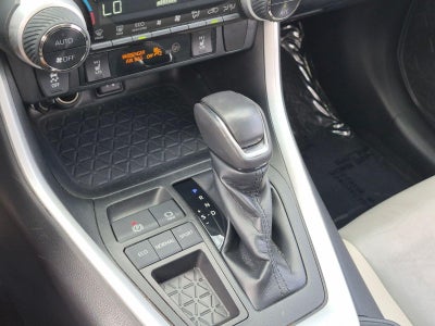 2019 Toyota RAV4 XLE Premium FWD (Natl)
