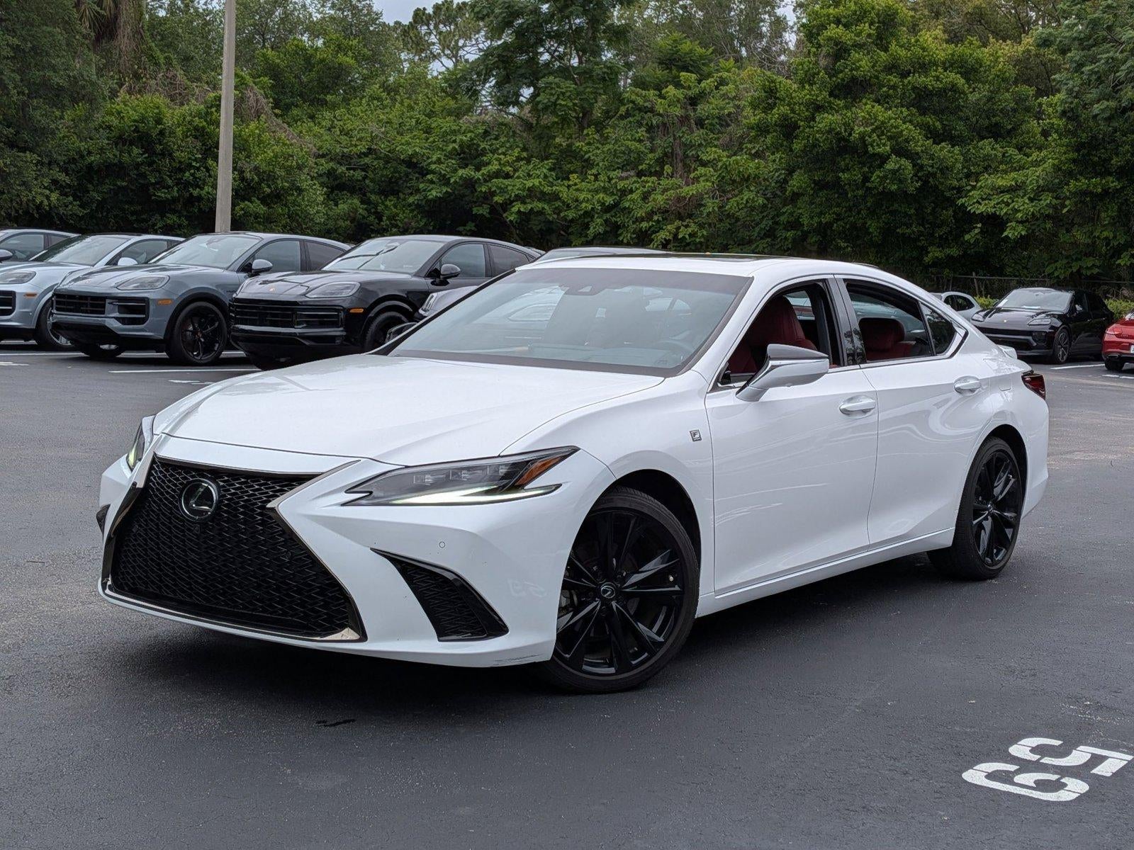 2024 Lexus ES 300h 300h's photo
