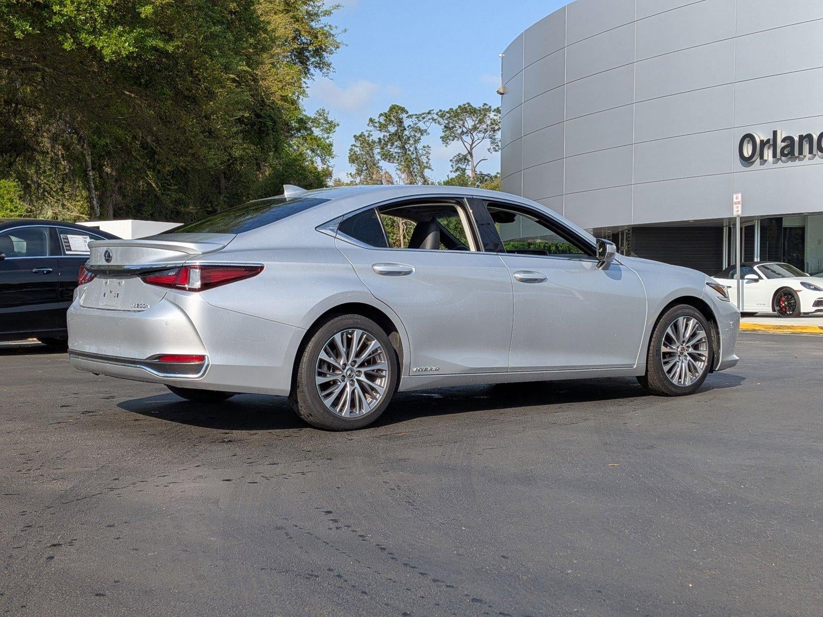 2021 Lexus ES 300h FWD