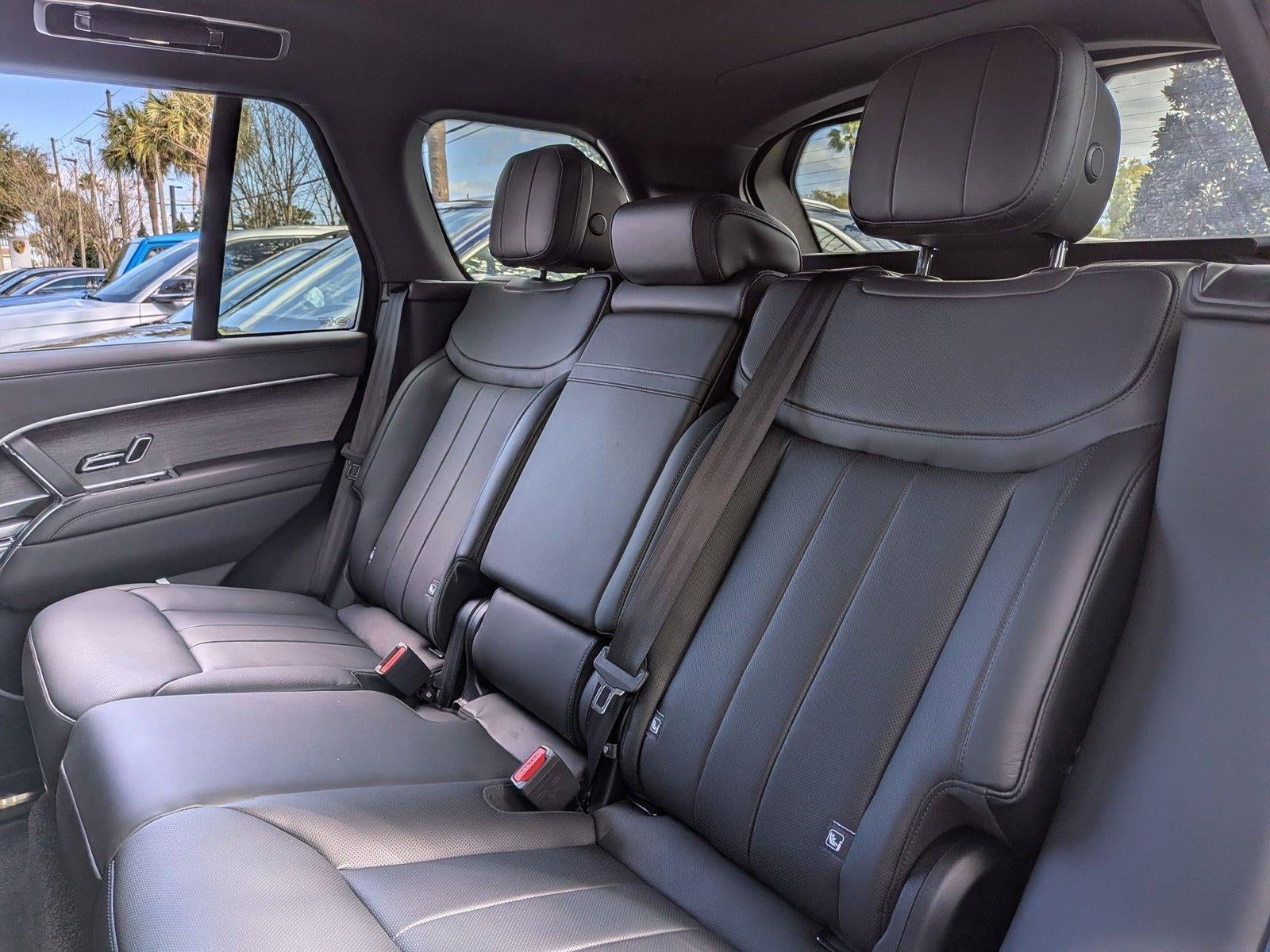 2025 Land Rover Range Rover P530 SE SWB