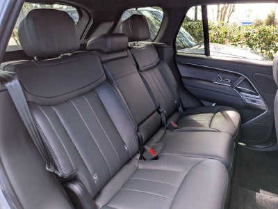 2025 Land Rover Range Rover P530 SE SWB