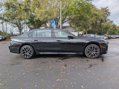 2025 BMW 740i Sedan