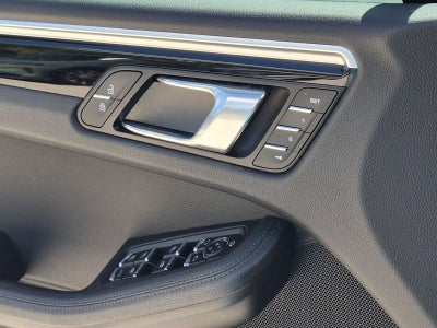 2023 Porsche Macan AWD