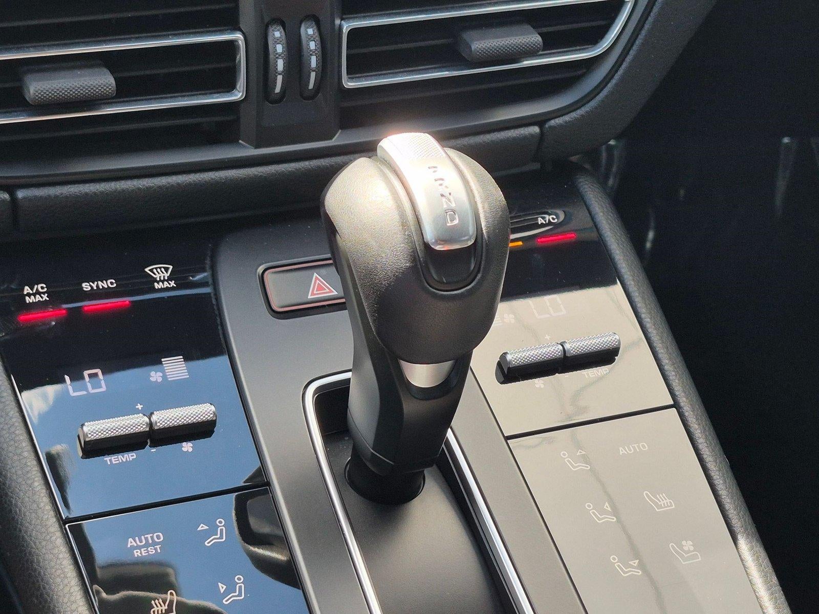 2023 Porsche Macan AWD