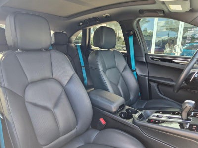 2023 Porsche Macan AWD