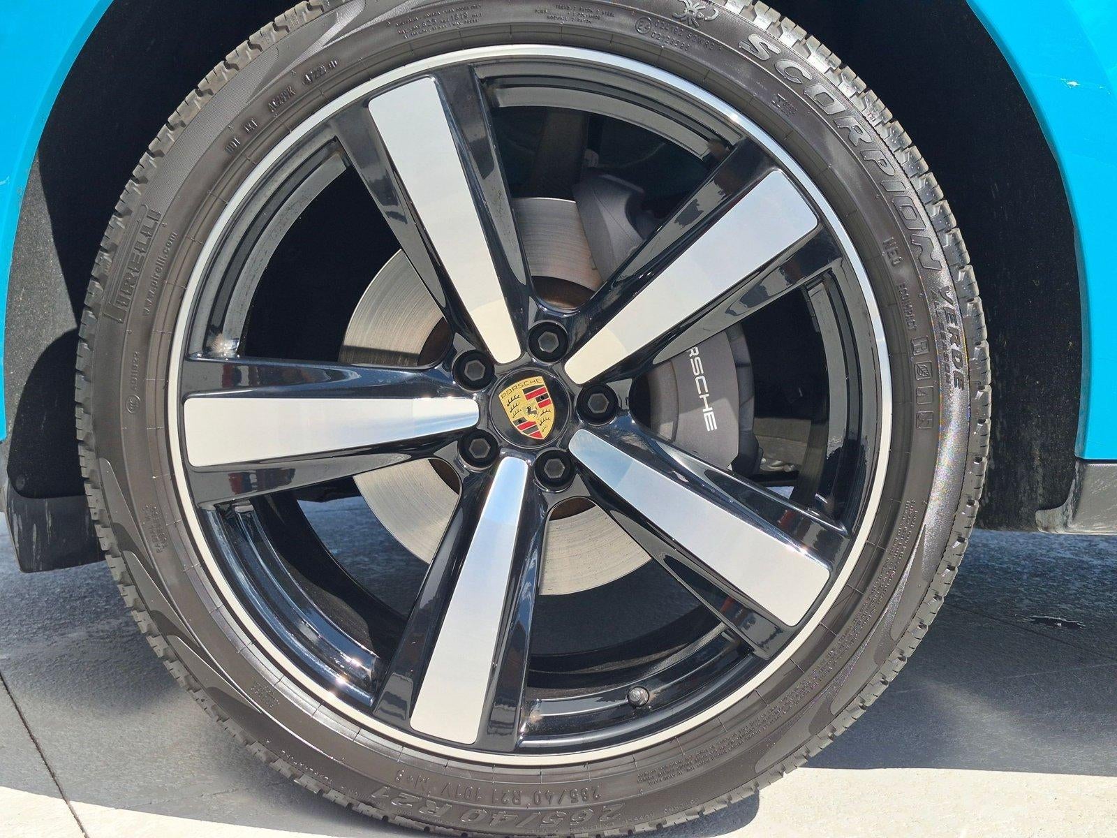 2023 Porsche Macan AWD