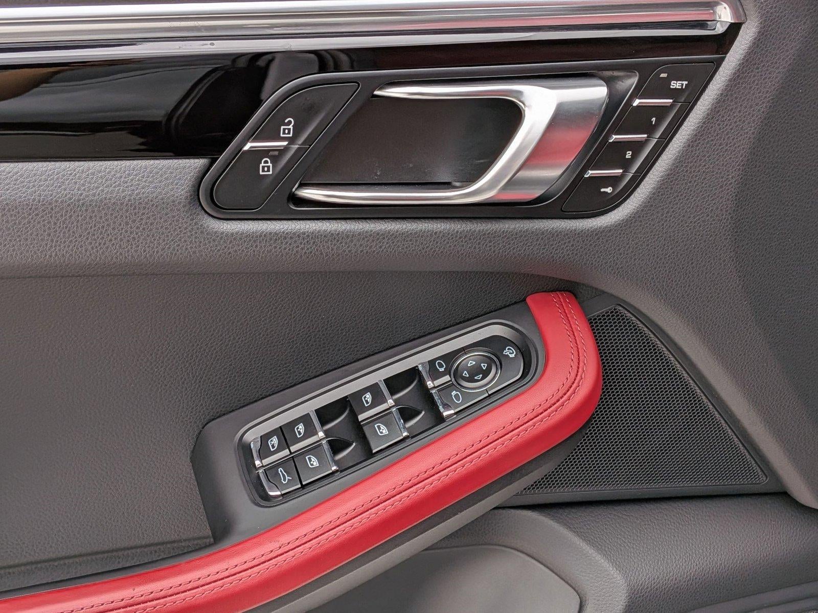 2025 Porsche Macan AWD
