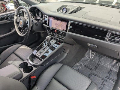 2025 Porsche Macan AWD