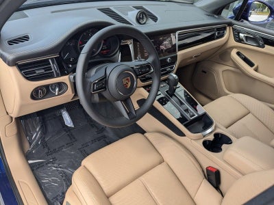 2025 Porsche Macan AWD