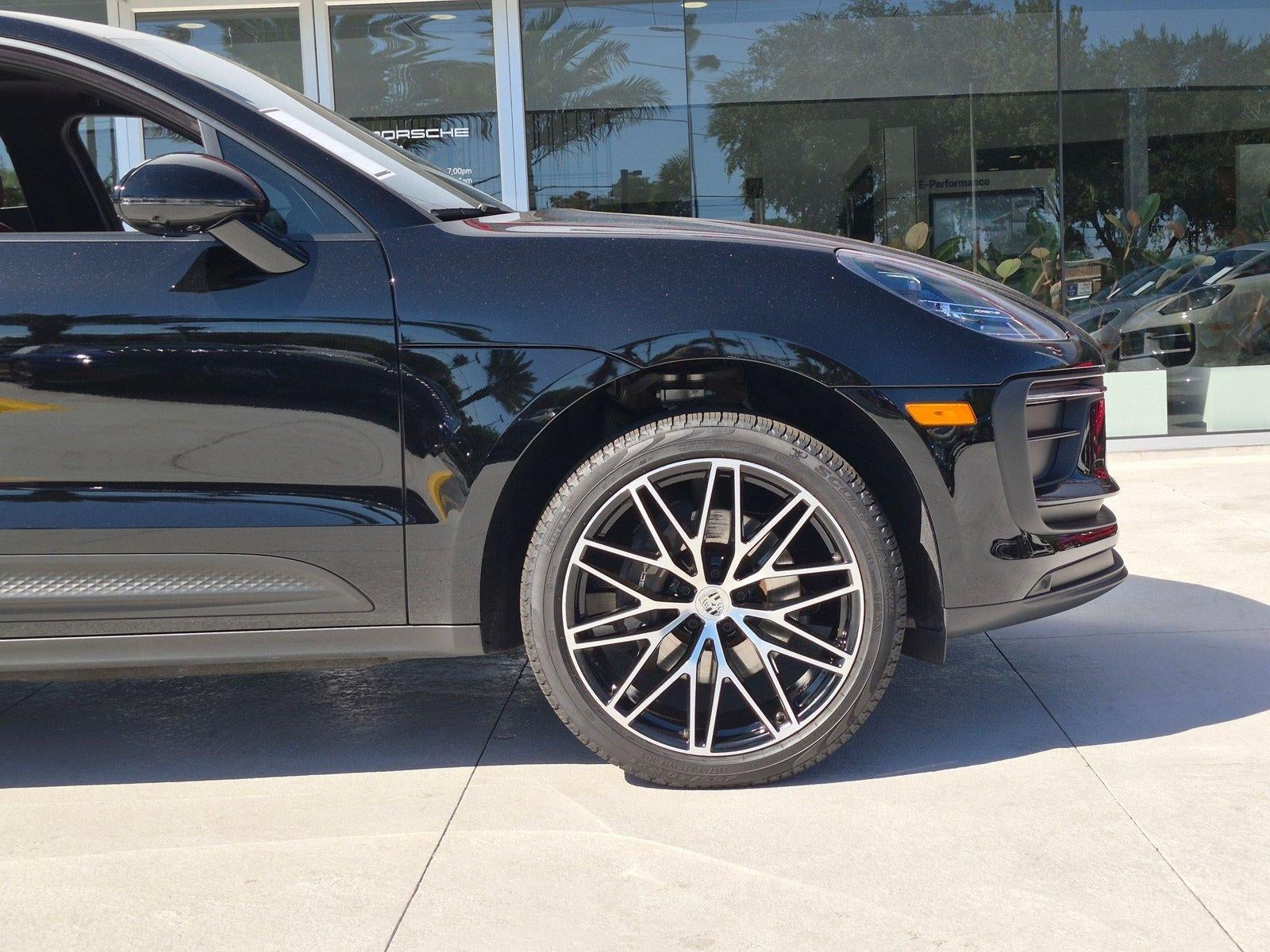 2025 Porsche Macan AWD
