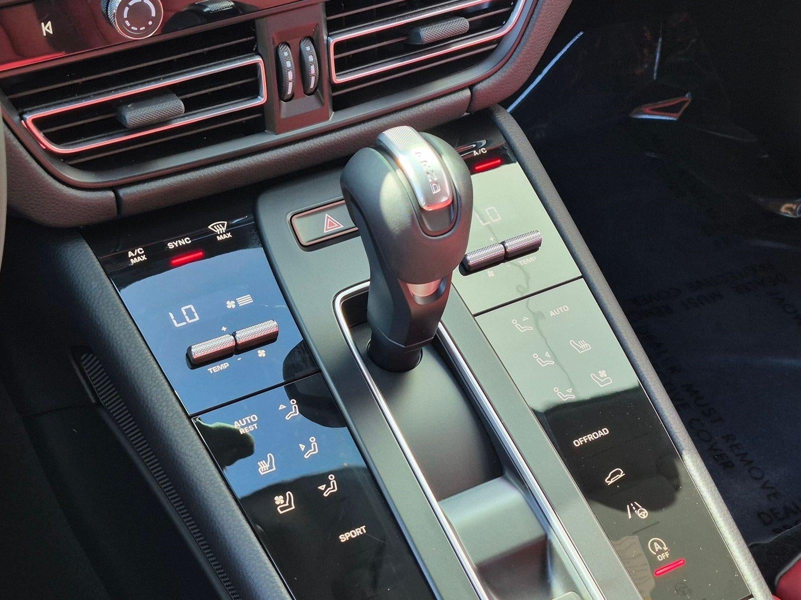 2025 Porsche Macan AWD