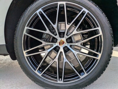 2026 Porsche Macan AWD