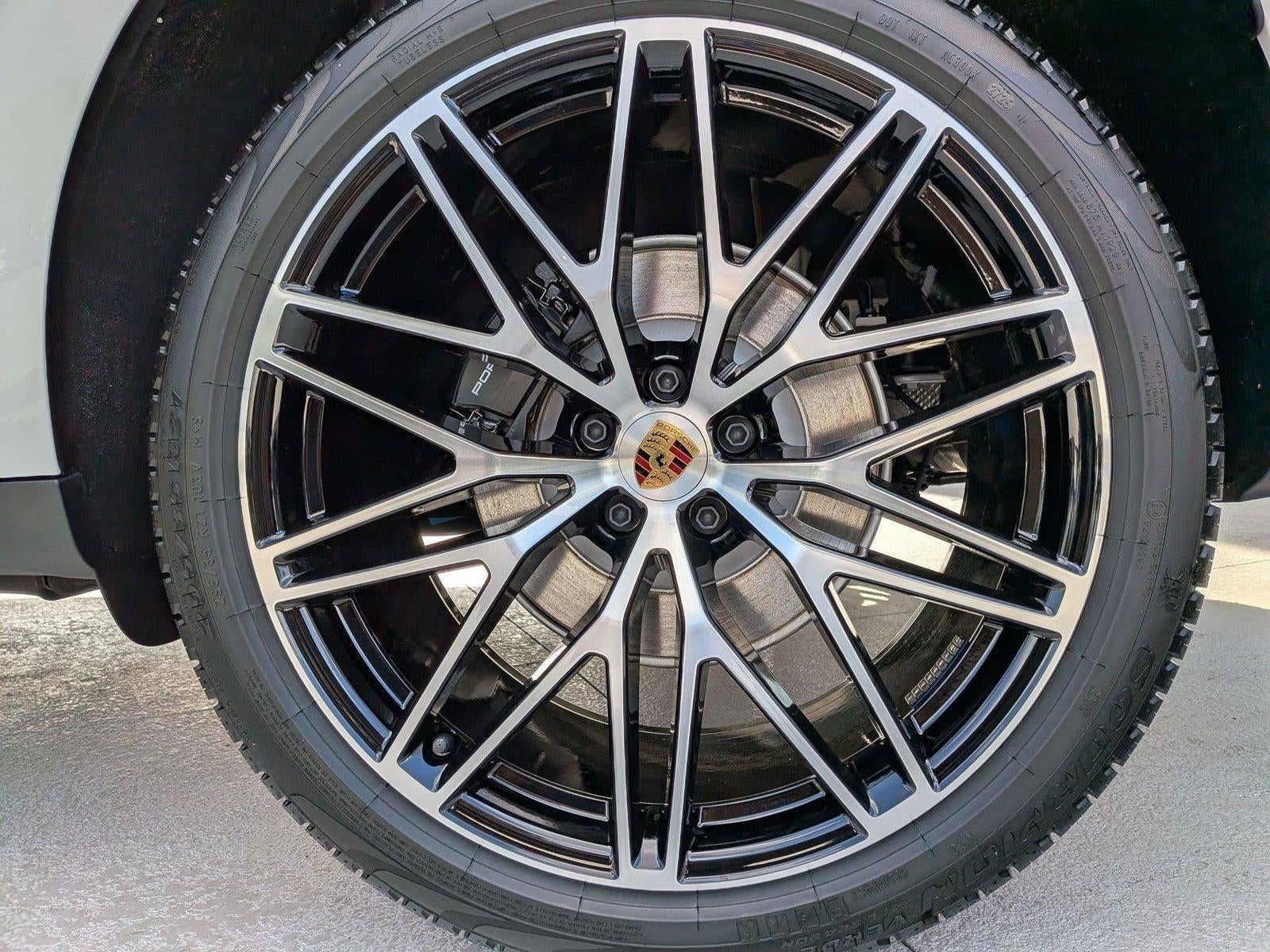 2026 Porsche Macan AWD