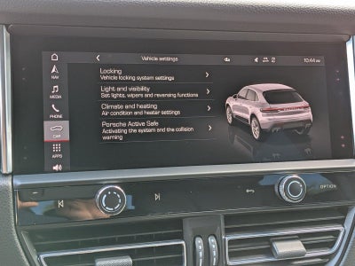 2023 Porsche Macan AWD