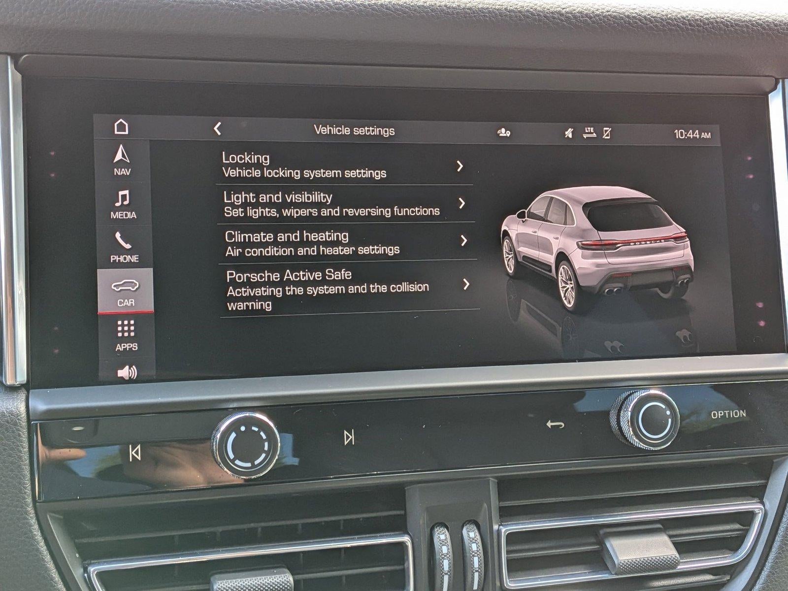 2023 Porsche Macan AWD