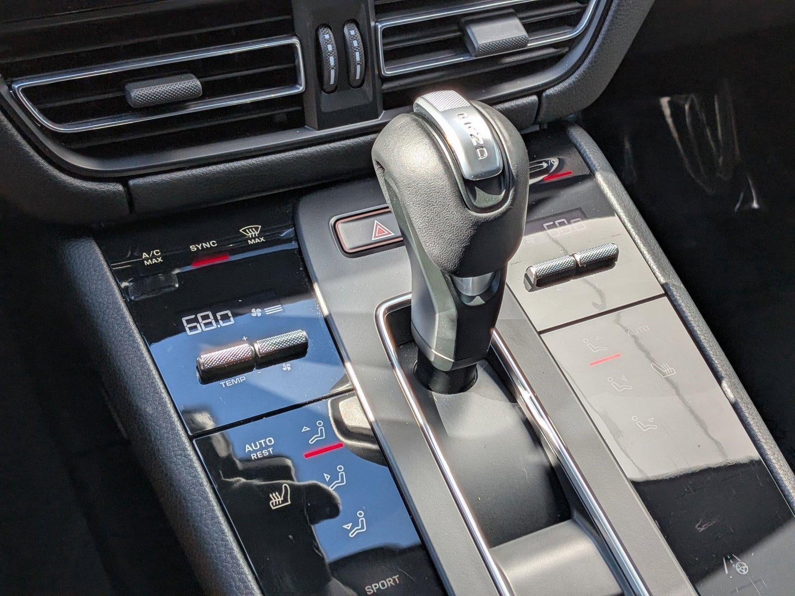 2023 Porsche Macan AWD