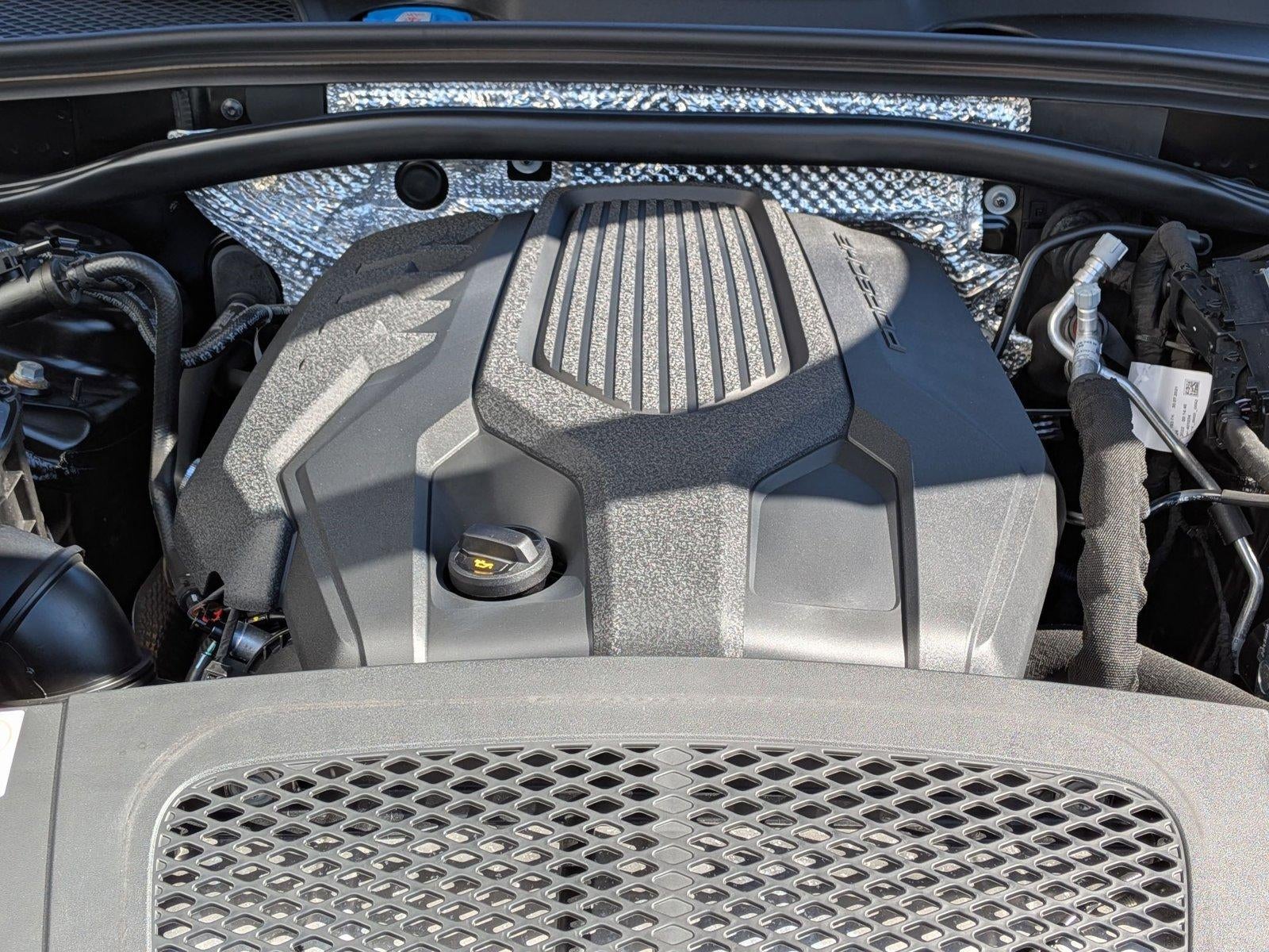 2023 Porsche Macan AWD