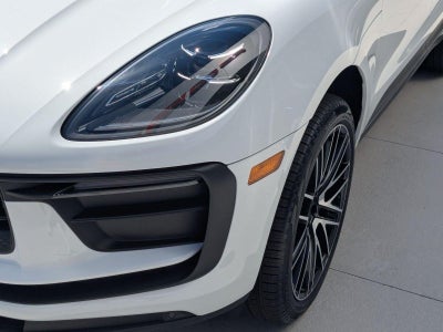 2026 Porsche Macan AWD