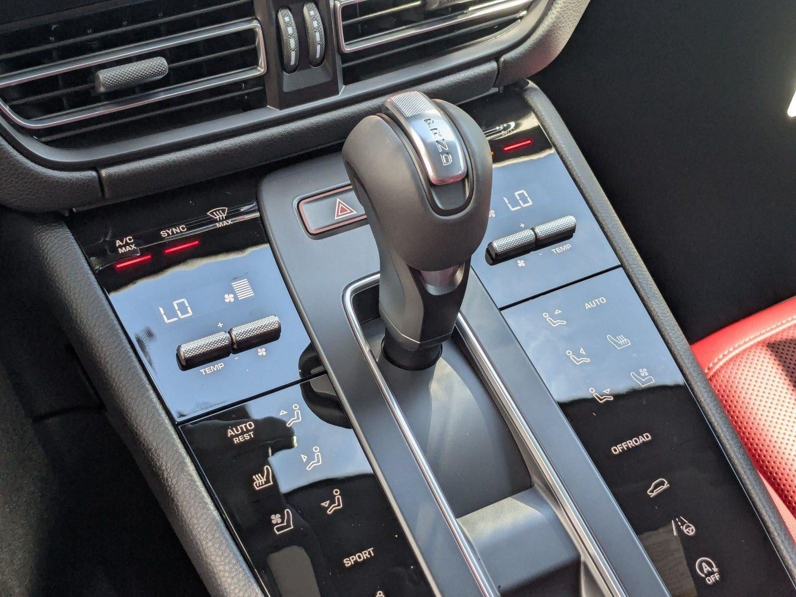2026 Porsche Macan AWD