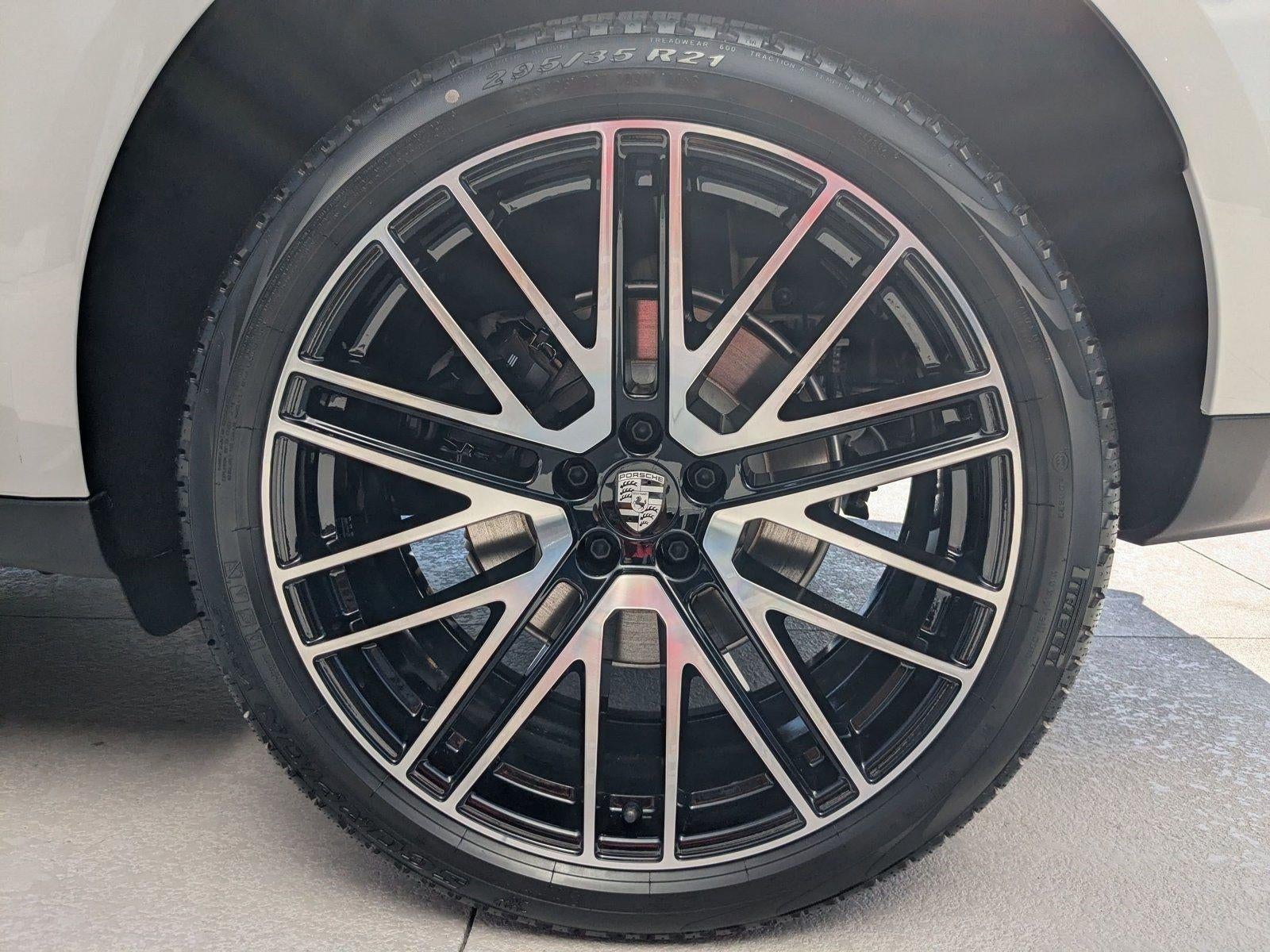 2026 Porsche Macan AWD