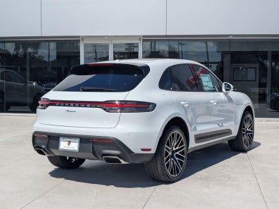 2026 Porsche Macan AWD