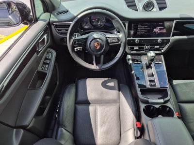2023 Porsche Macan AWD