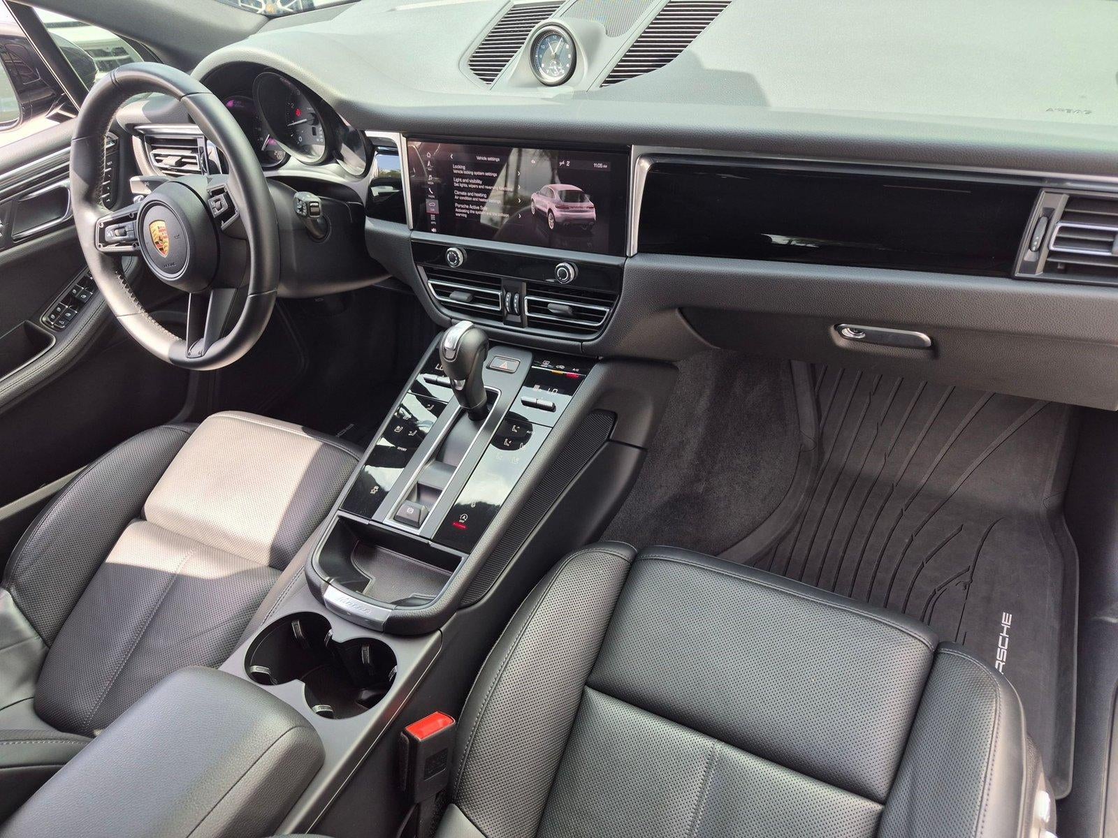 2023 Porsche Macan AWD