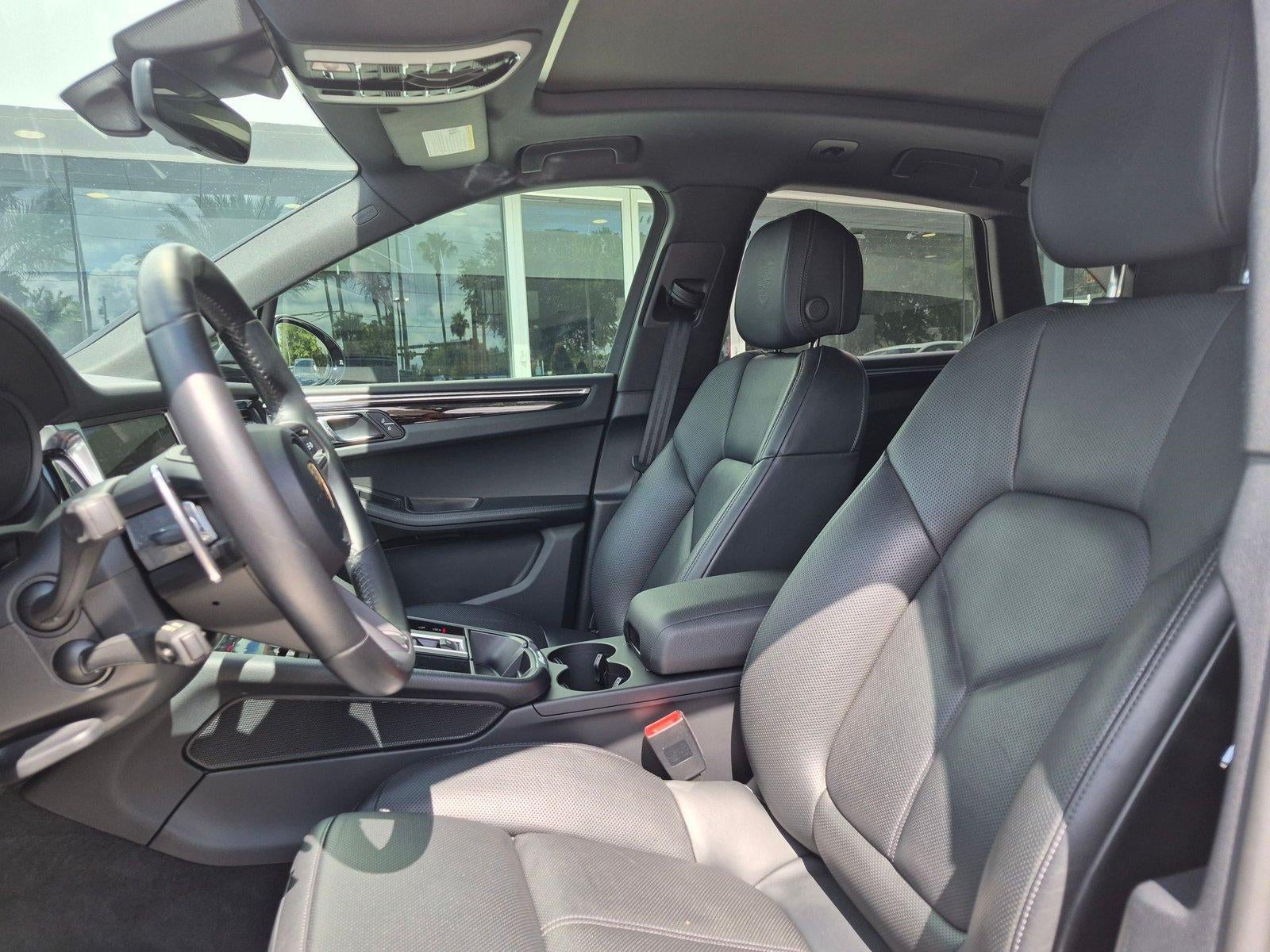 2023 Porsche Macan AWD