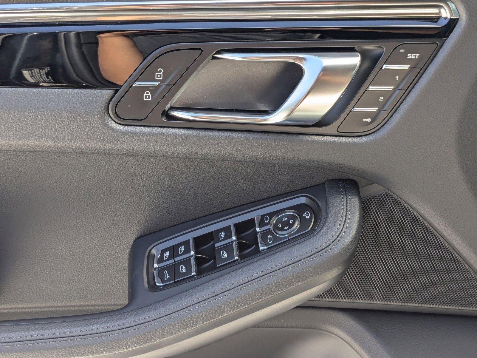 2025 Porsche Macan AWD