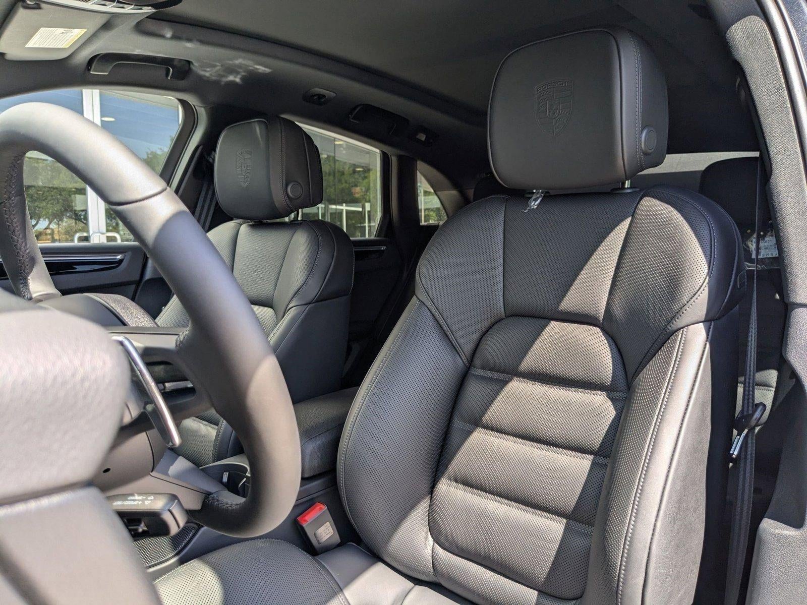 2025 Porsche Macan AWD