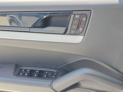 2025 Porsche Cayenne AWD