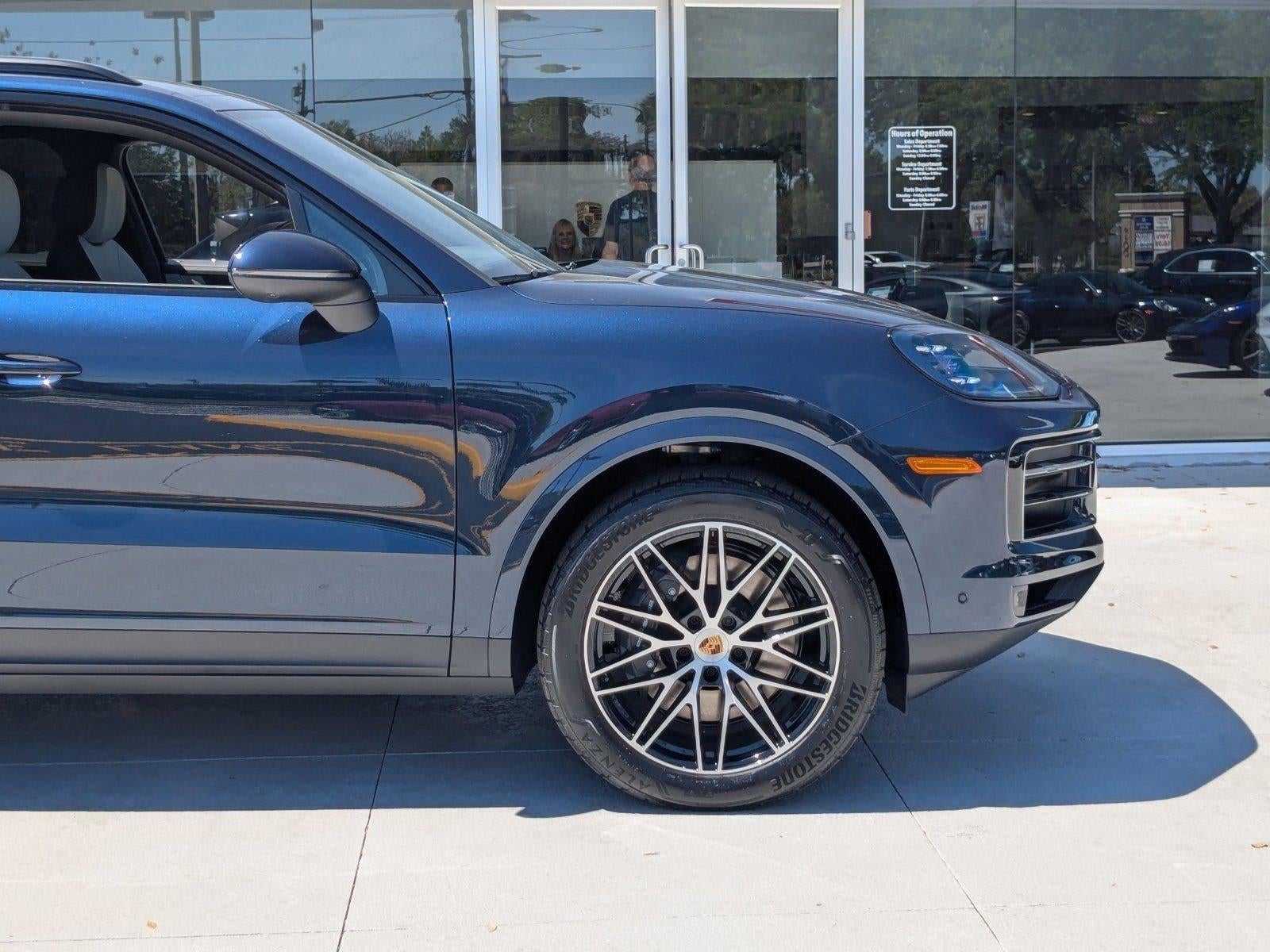 2025 Porsche Cayenne AWD