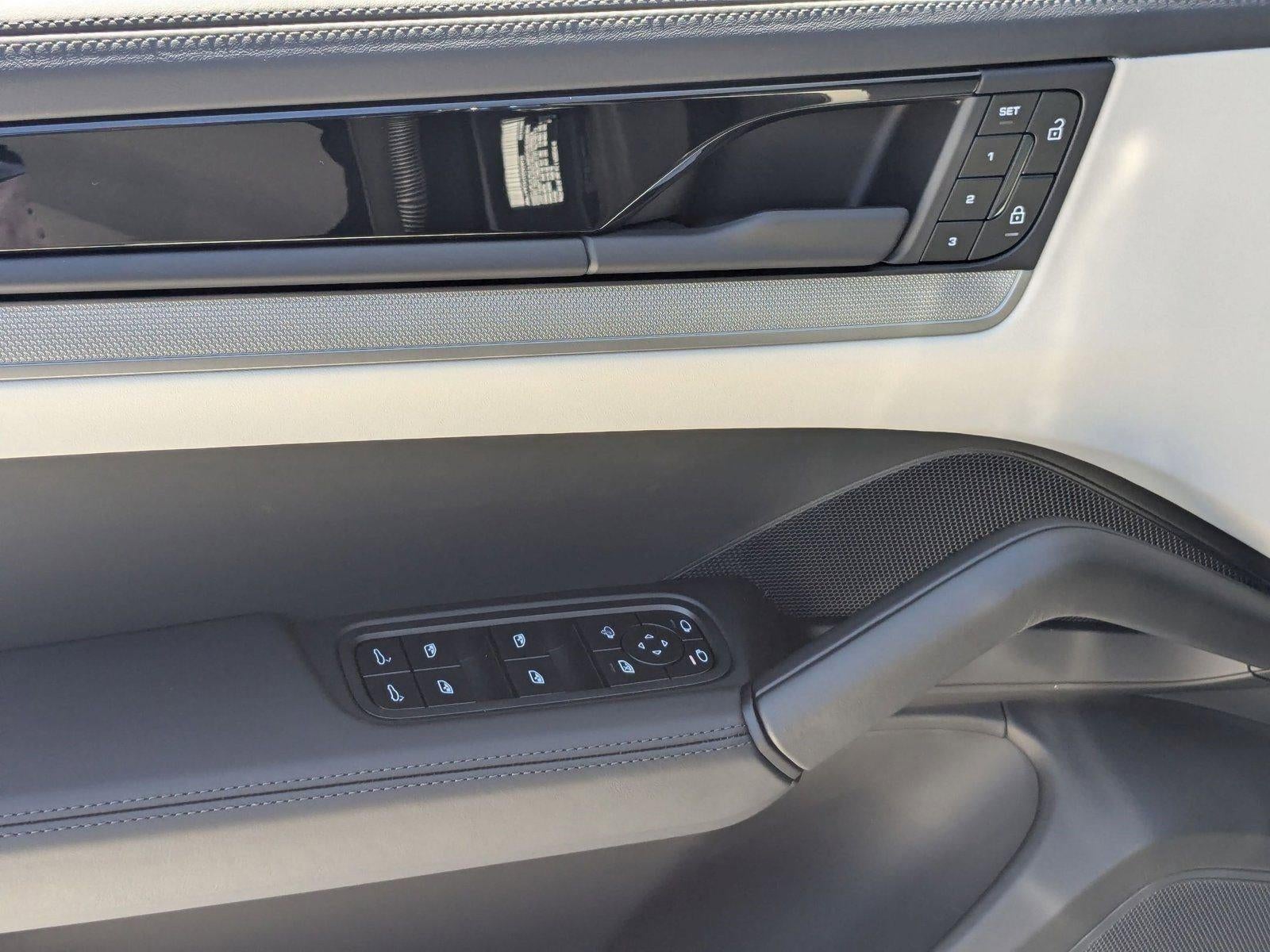 2025 Porsche Cayenne AWD