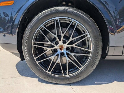 2025 Porsche Cayenne AWD