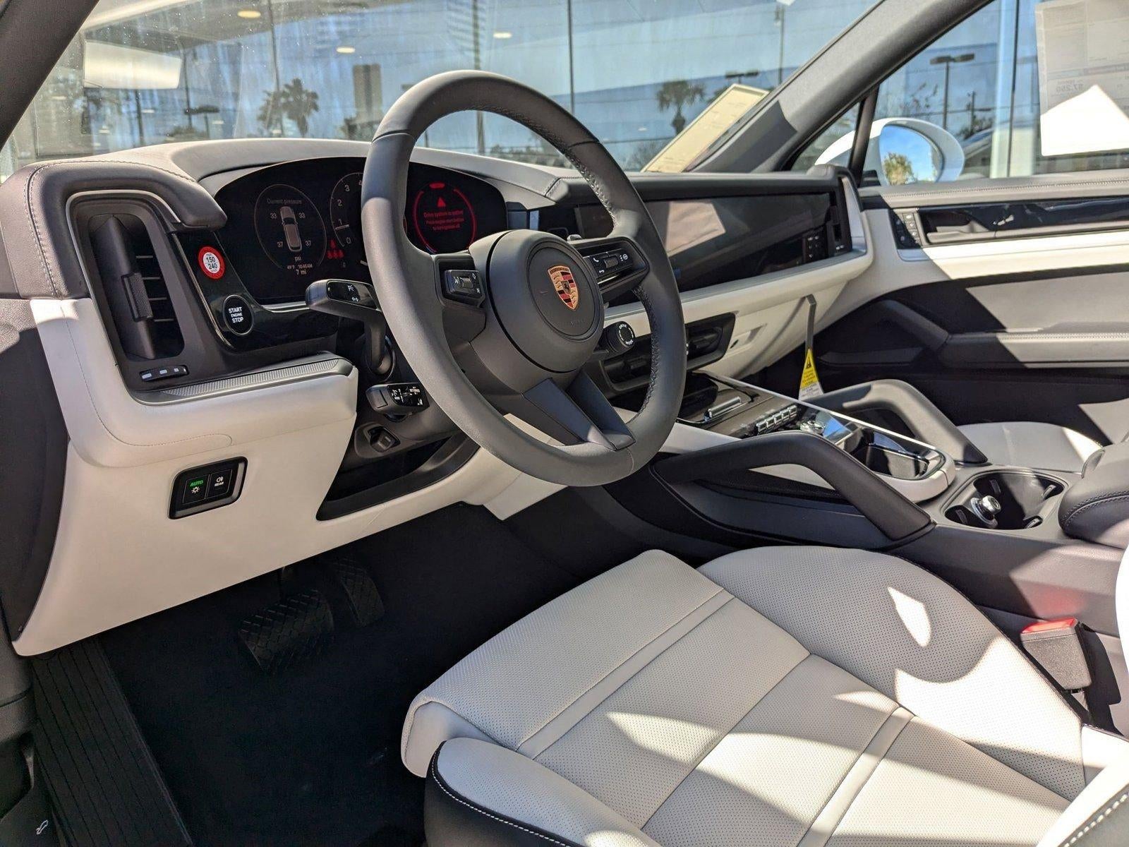 2025 Porsche Cayenne AWD