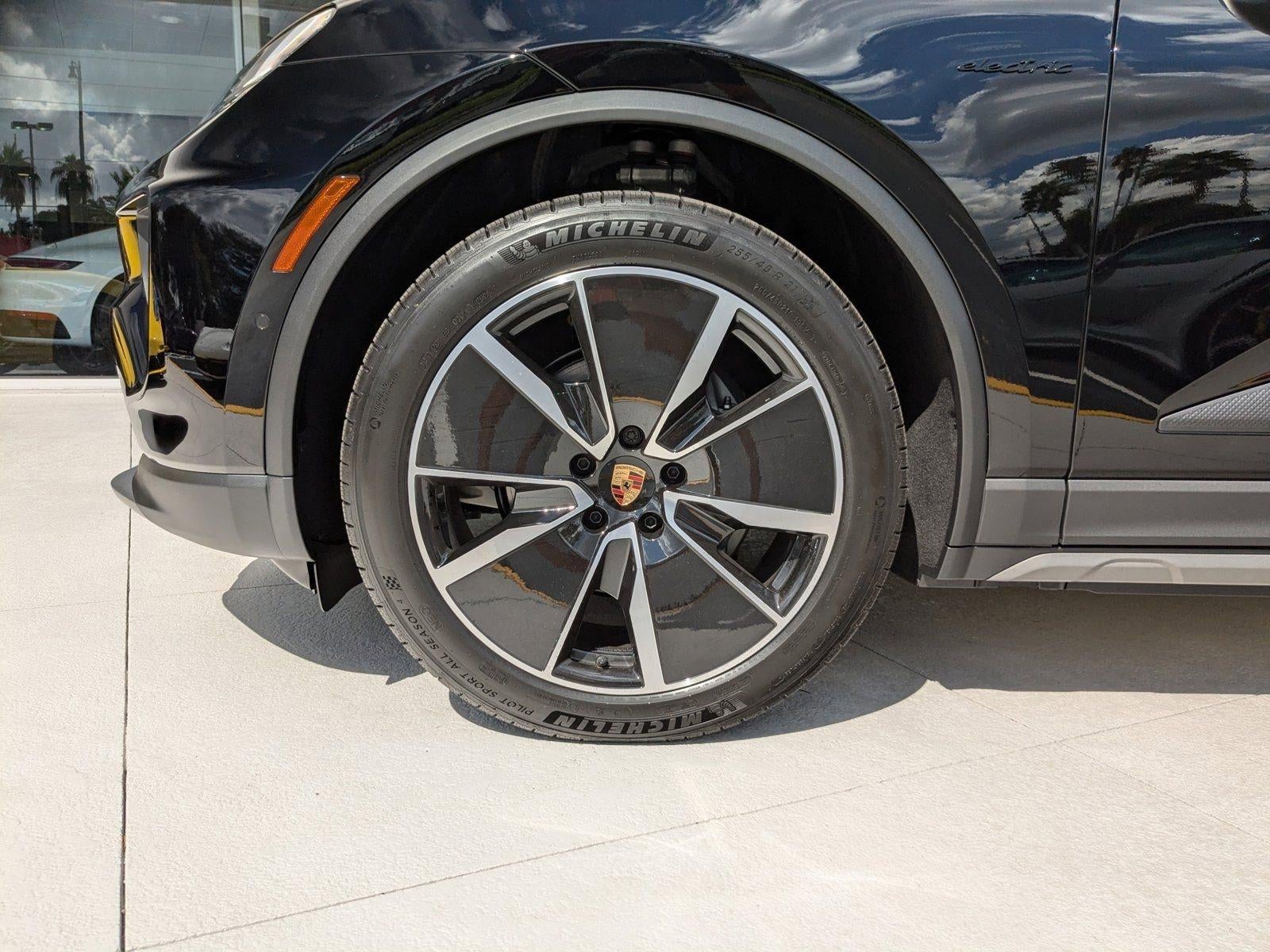 2024 Porsche Macan Electric 4 AWD